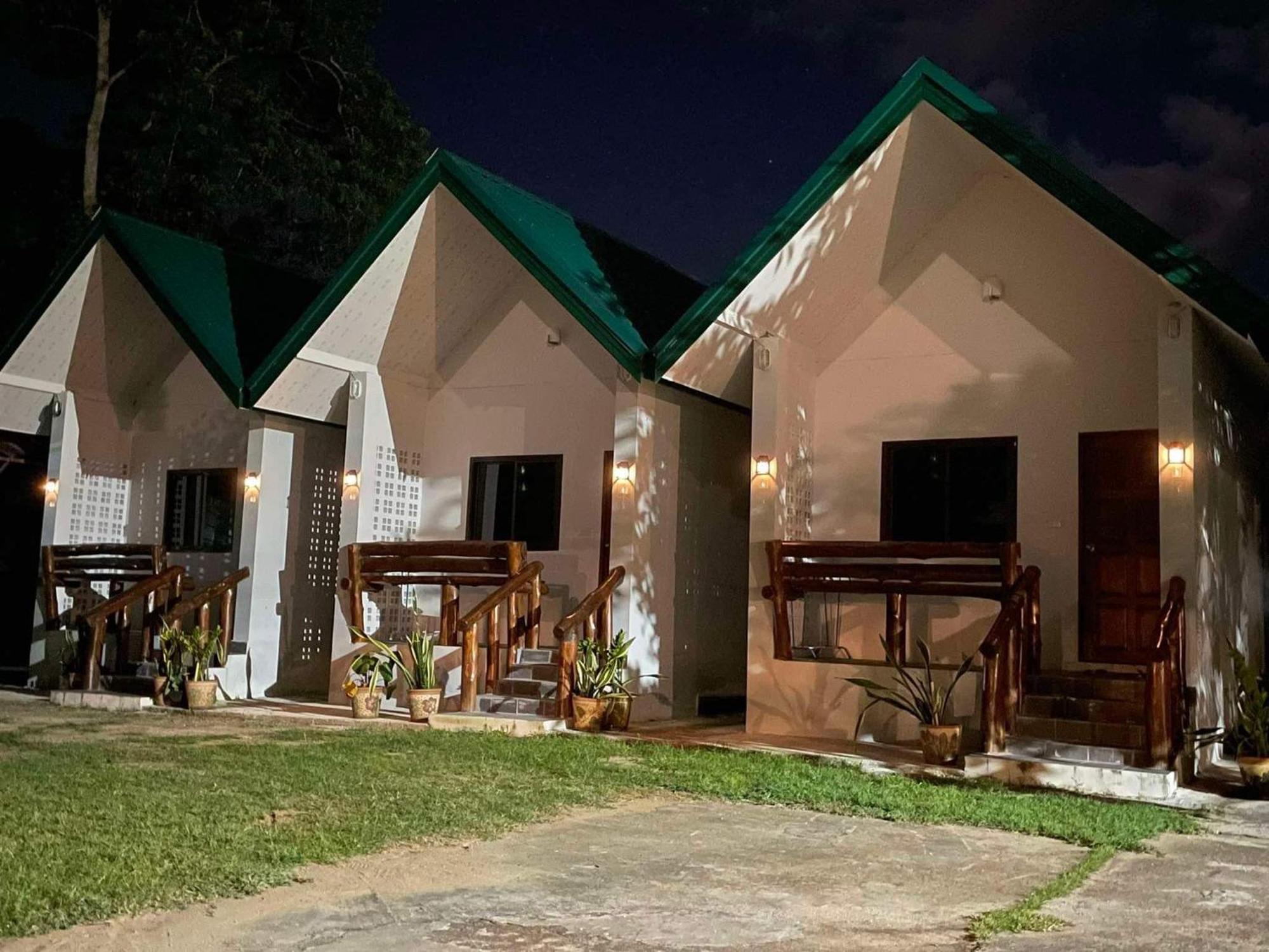 Lungsonhouse Pai Villa Exterior photo